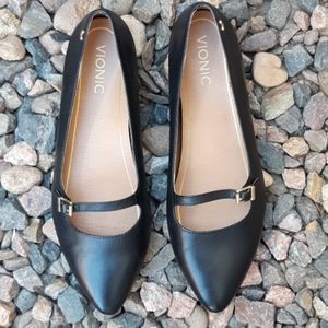 Vionic delilah black leather pointy toe flats 8.5